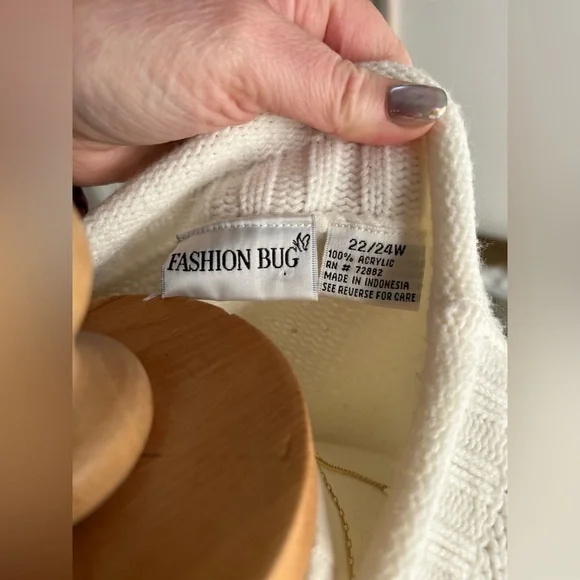 Vintage 90’s Cream Cowl Neck Oversized Sweater - Picture 7 of 7